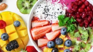 Read more about the article 🍓 الفواكه الخارقة: كيف تمنحك الطبيعة درعًا طبيعيًا ضد الأمراض وتعزز طاقتك