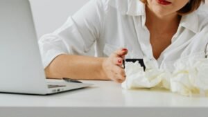 Read more about the article 🧘‍♂️ الصحة النفسية والتوازن النفسي: دليل شامل لحياة هادئة ومتوازنة