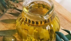 Read more about the article دهون صحية لا غنى عنها: كيف تساعد الدهون الجيدة على تحسين الصحة والطاقة؟