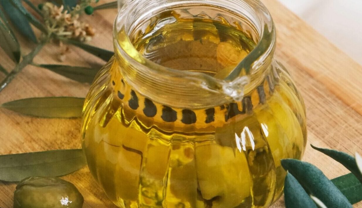 You are currently viewing دهون صحية لا غنى عنها: كيف تساعد الدهون الجيدة على تحسين الصحة والطاقة؟