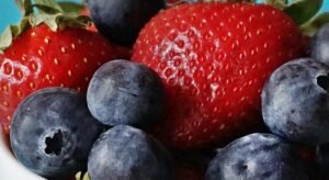 Read more about the article 🍓 أطعمة تساعد على تحسين المزاج ومحاربة الاكتئاب طبيعيًا