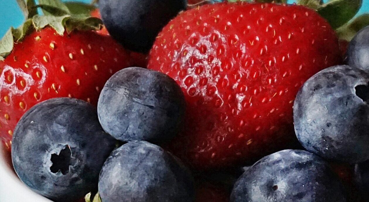 Read more about the article 🍓 أطعمة تساعد على تحسين المزاج ومحاربة الاكتئاب طبيعيًا