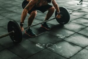 Read more about the article 🏋️‍♂️ اللياقة الحقيقية: كيف تبني جسدًا قويًا وعقلًا متزنًا من الداخل قبل الخارج
