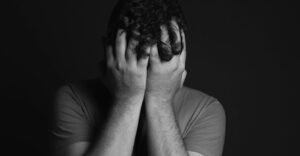 Read more about the article الصحة النفسية: خطوات عملية لتعزيز رفاهية عقلك وجسمك