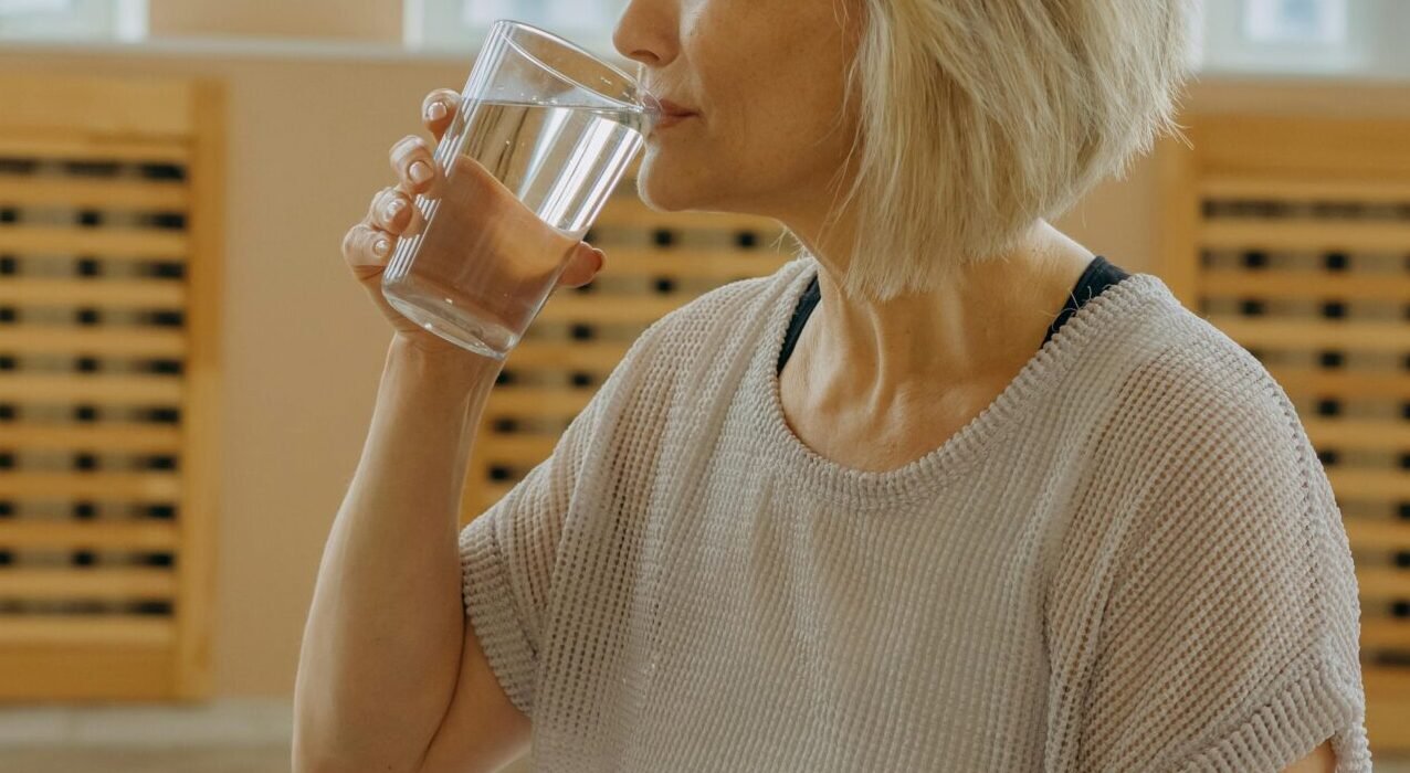 Read more about the article 10 عادات يومية بسيطة تغيّر صحتك تمامًا في 30 يومًا