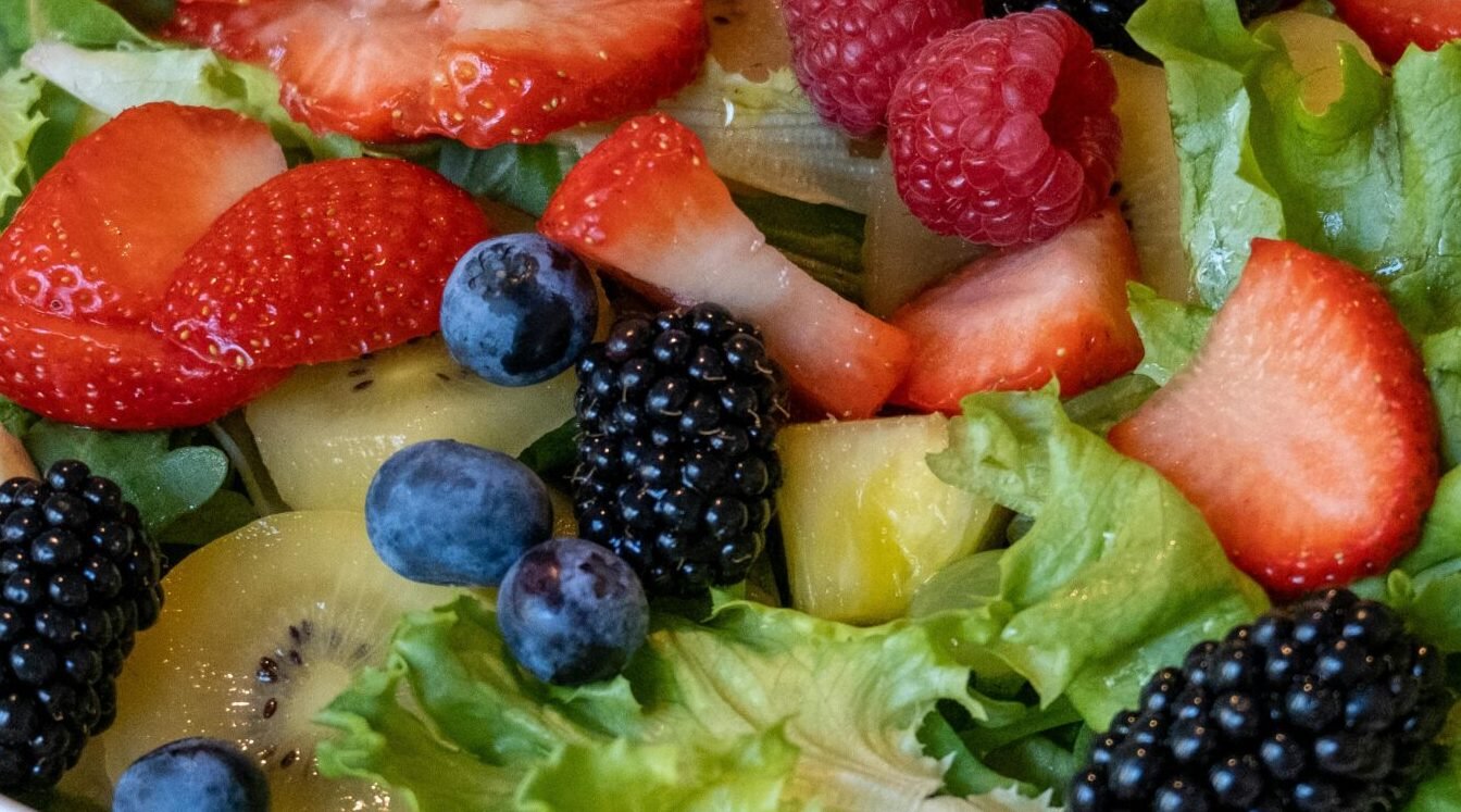 Read more about the article روتين صحي يومي لتعزيز المناعة والطاقة والرفاهية النفسية في المنزل